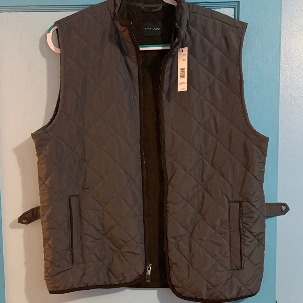 BNWT Men's TAHARI Quilted GREY VEST WITH Brown accents. Size: large - Picture 4 of 4